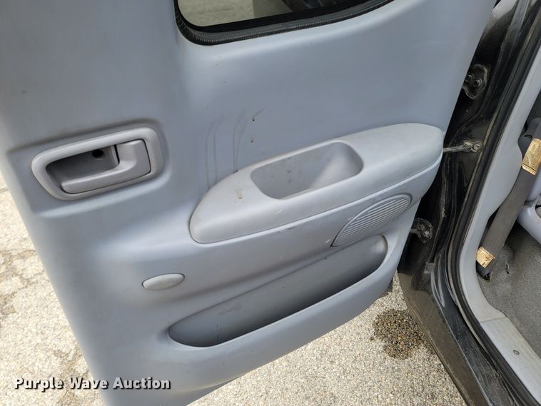 image for item MH9686 2000 Toyota Tundra  Access Cab pickup truck