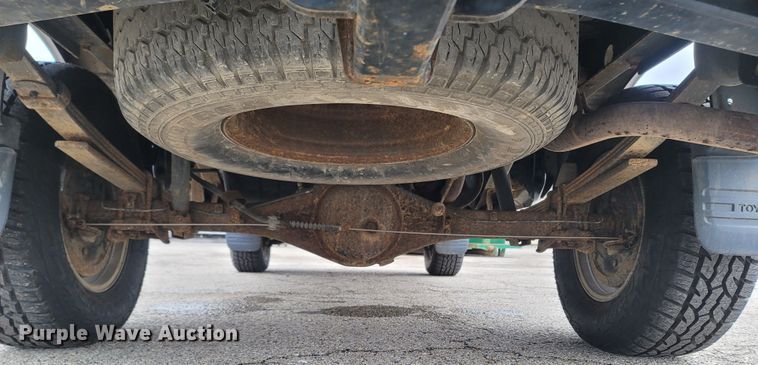 image for item MH9686 2000 Toyota Tundra  Access Cab pickup truck