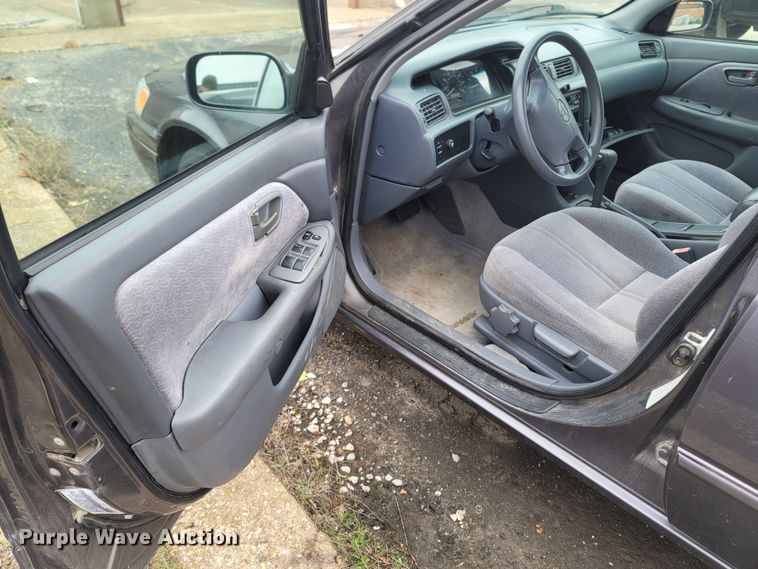 image for item MH9687 1998 Toyota Camry LE