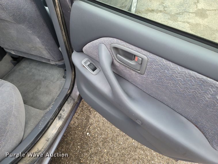 image for item MH9687 1998 Toyota Camry LE