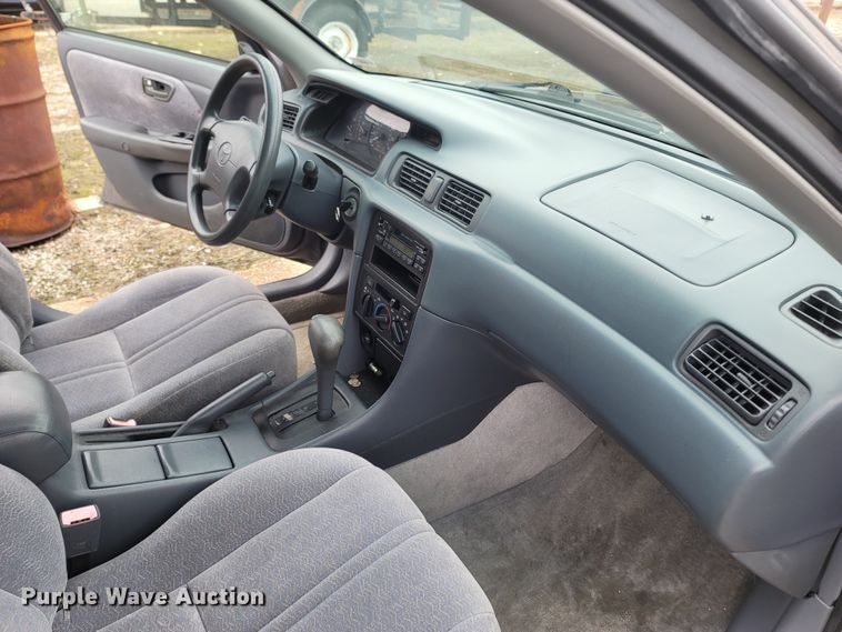 image for item MH9687 1998 Toyota Camry LE