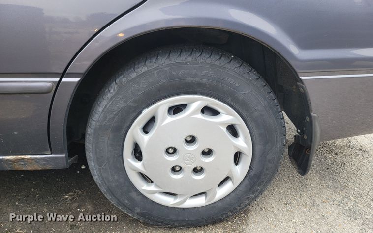 image for item MH9687 1998 Toyota Camry LE