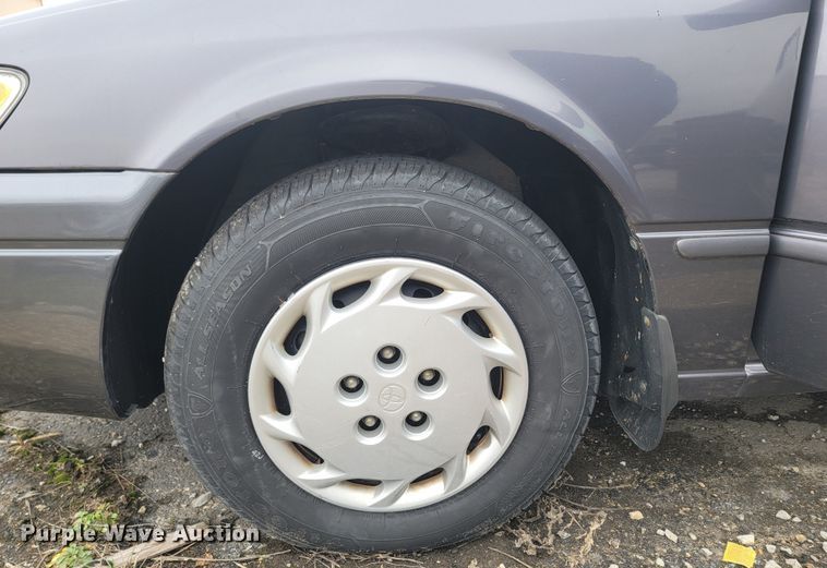 image for item MH9687 1998 Toyota Camry LE