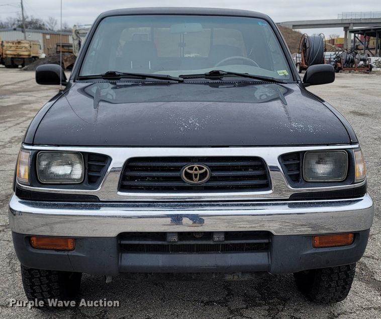 image for item MH9688 1996 Toyota Tacoma  XtraCab pickup truck