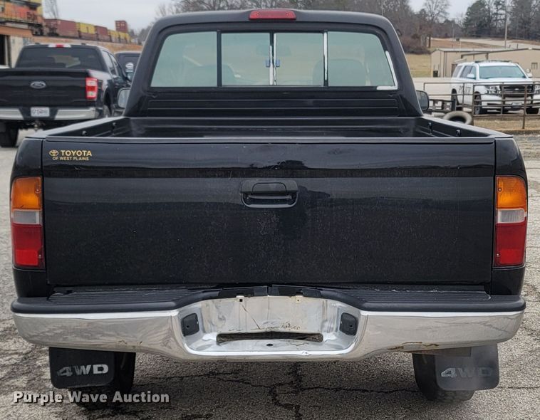 image for item MH9688 1996 Toyota Tacoma  XtraCab pickup truck