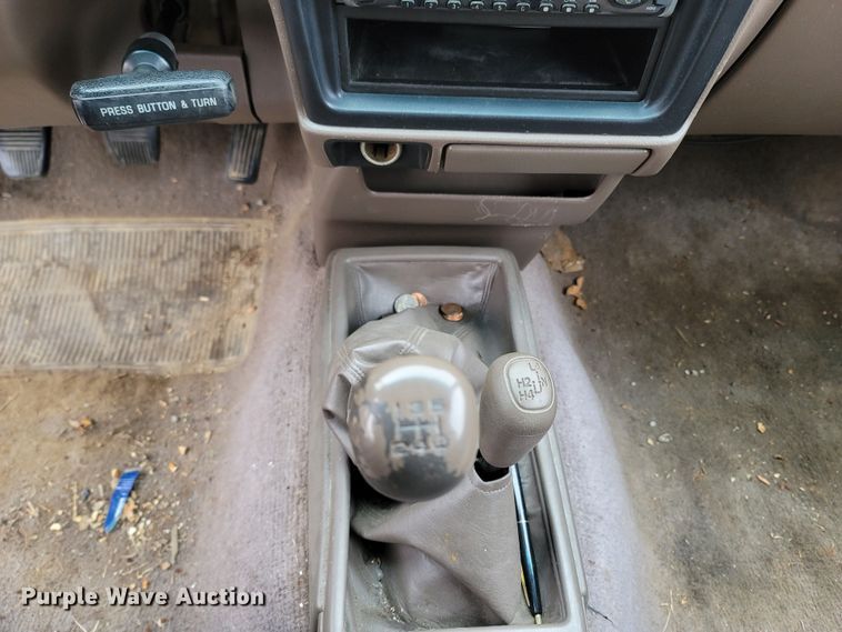 image for item MH9688 1996 Toyota Tacoma  XtraCab pickup truck