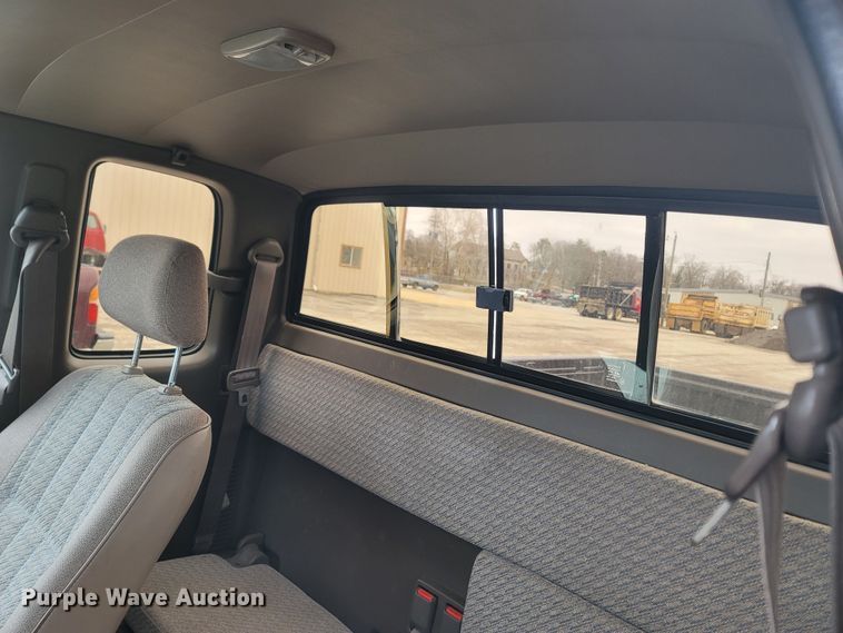 image for item MH9688 1996 Toyota Tacoma  XtraCab pickup truck