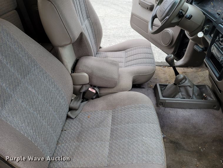 image for item MH9688 1996 Toyota Tacoma  XtraCab pickup truck