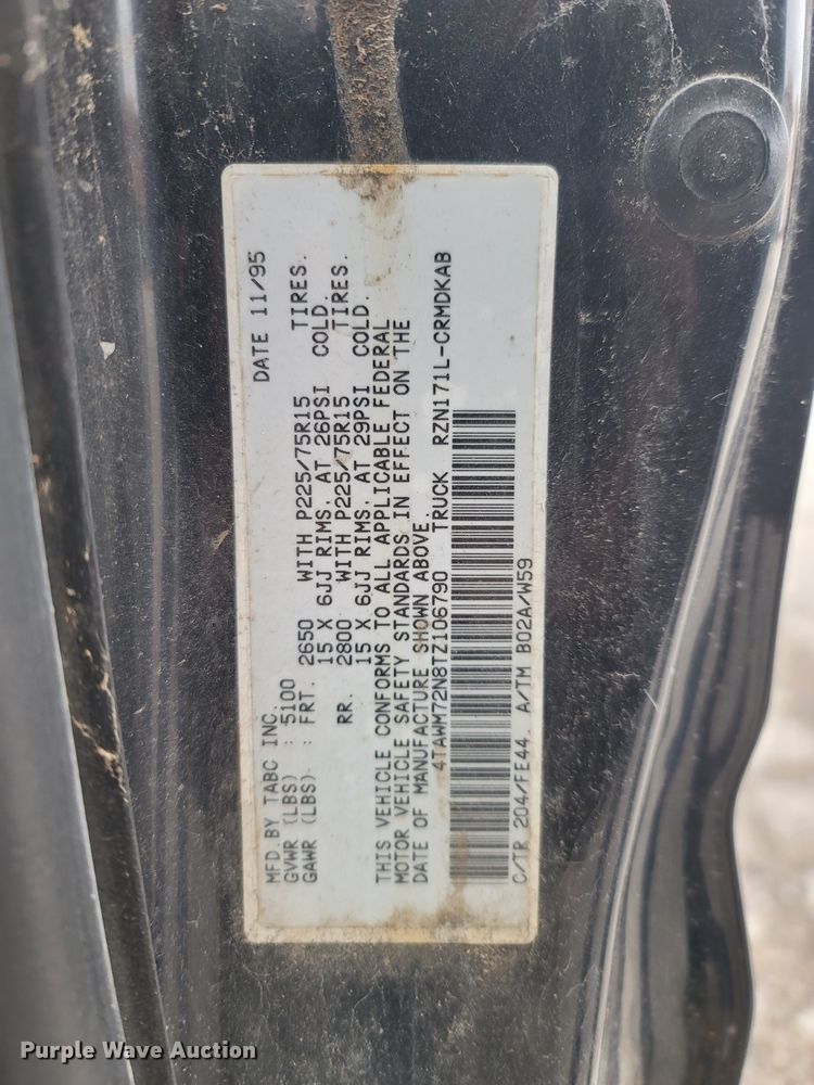 image for item MH9688 1996 Toyota Tacoma  XtraCab pickup truck