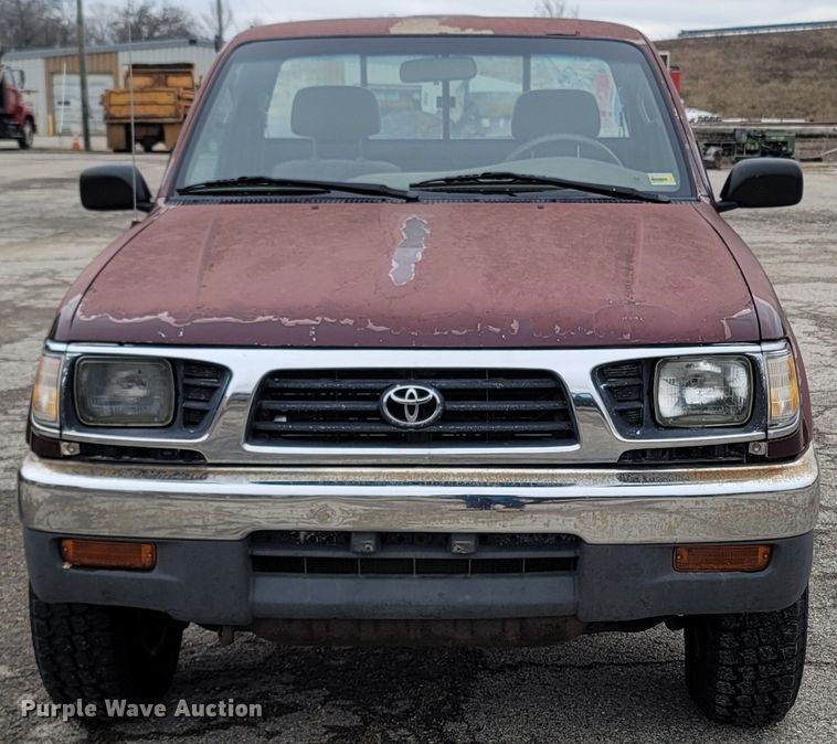 image for item MH9689 1996 Toyota Tacoma  pickup truck