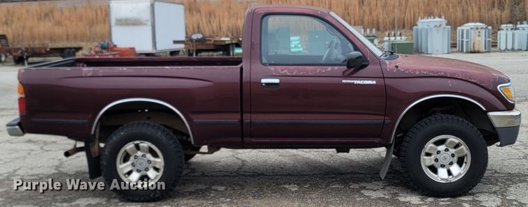 image for item MH9689 1996 Toyota Tacoma  pickup truck