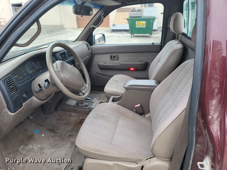 image for item MH9689 1996 Toyota Tacoma  pickup truck