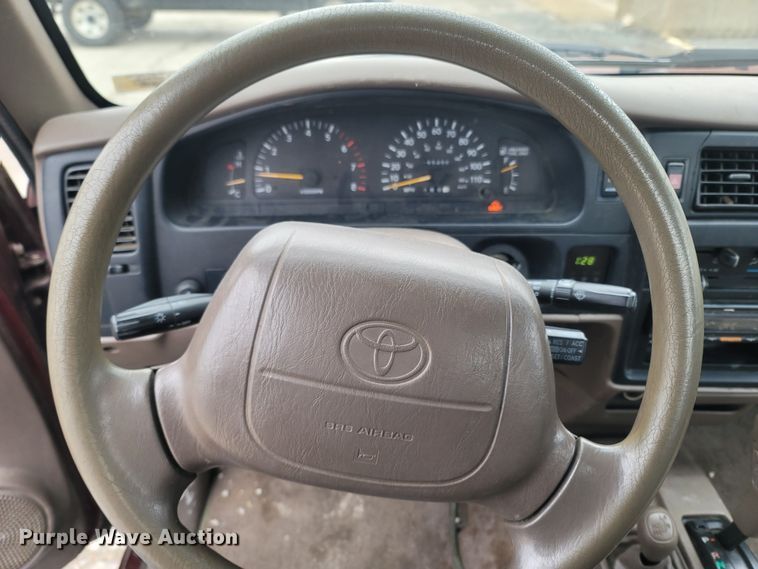 image for item MH9689 1996 Toyota Tacoma  pickup truck