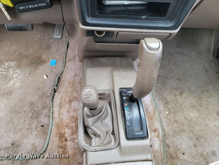 image for item MH9689 1996 Toyota Tacoma  pickup truck