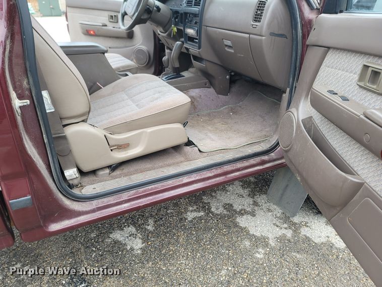 image for item MH9689 1996 Toyota Tacoma  pickup truck