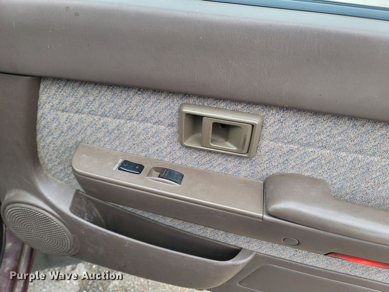 image for item MH9689 1996 Toyota Tacoma  pickup truck