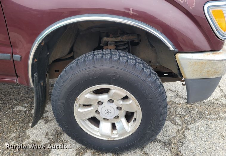 image for item MH9689 1996 Toyota Tacoma  pickup truck