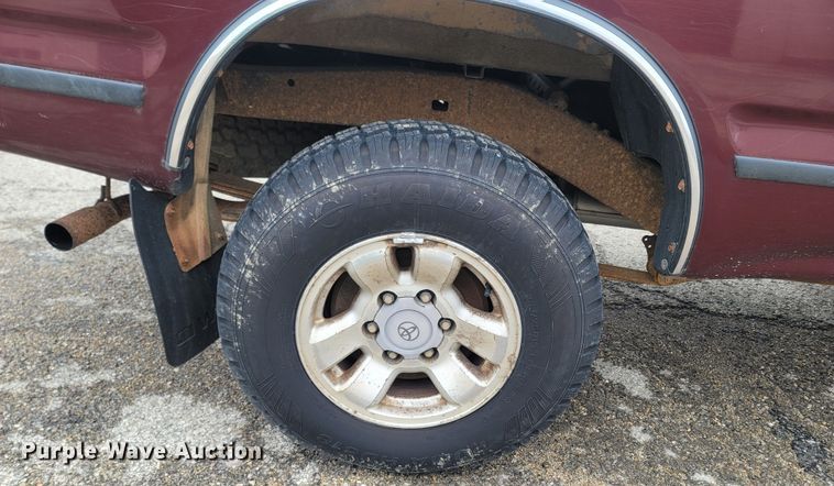 image for item MH9689 1996 Toyota Tacoma  pickup truck