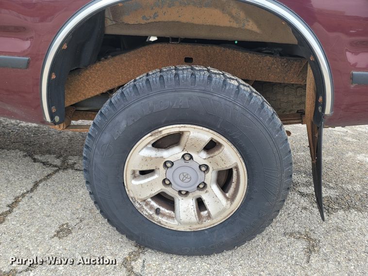 image for item MH9689 1996 Toyota Tacoma  pickup truck