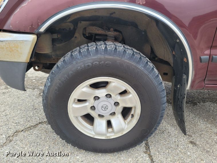 image for item MH9689 1996 Toyota Tacoma  pickup truck