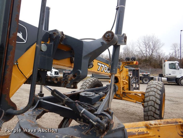 image for item MJ9983 2007 John Deere 770D  motor grader