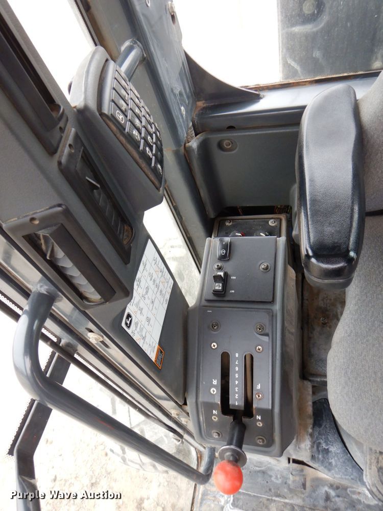 image for item MJ9983 2007 John Deere 770D  motor grader