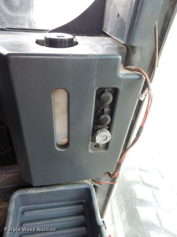 image for item MJ9983 2007 John Deere 770D  motor grader