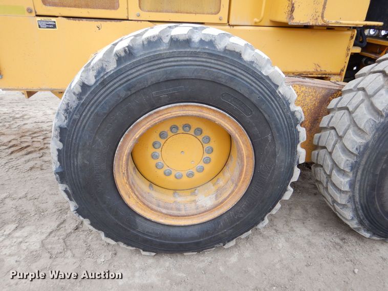 image for item MJ9983 2007 John Deere 770D  motor grader