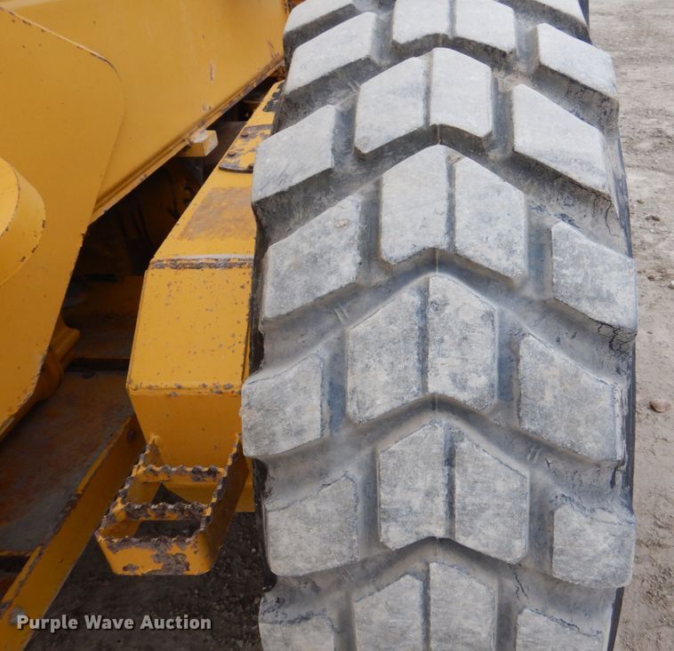 image for item MJ9983 2007 John Deere 770D  motor grader