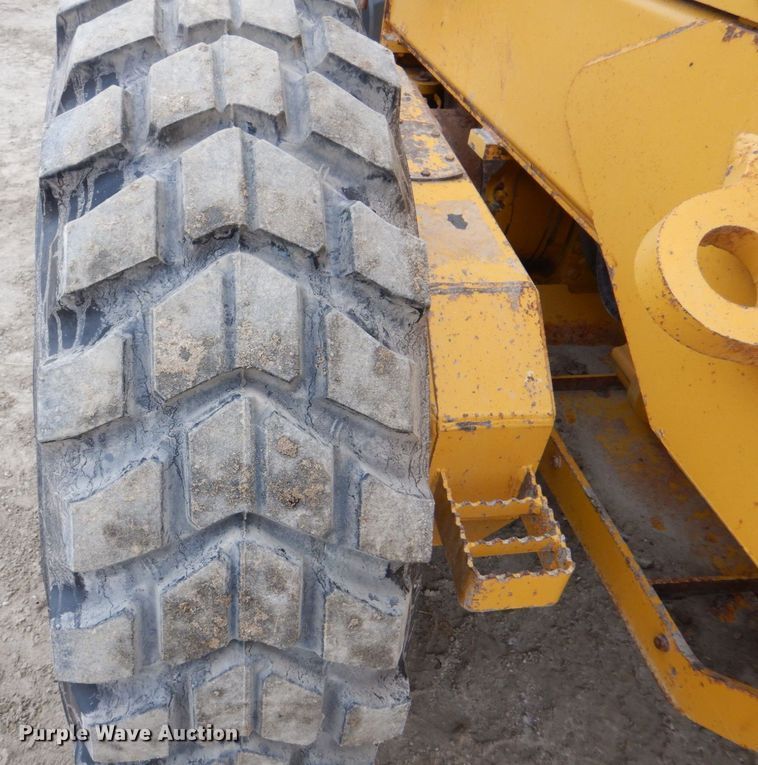 image for item MJ9983 2007 John Deere 770D  motor grader