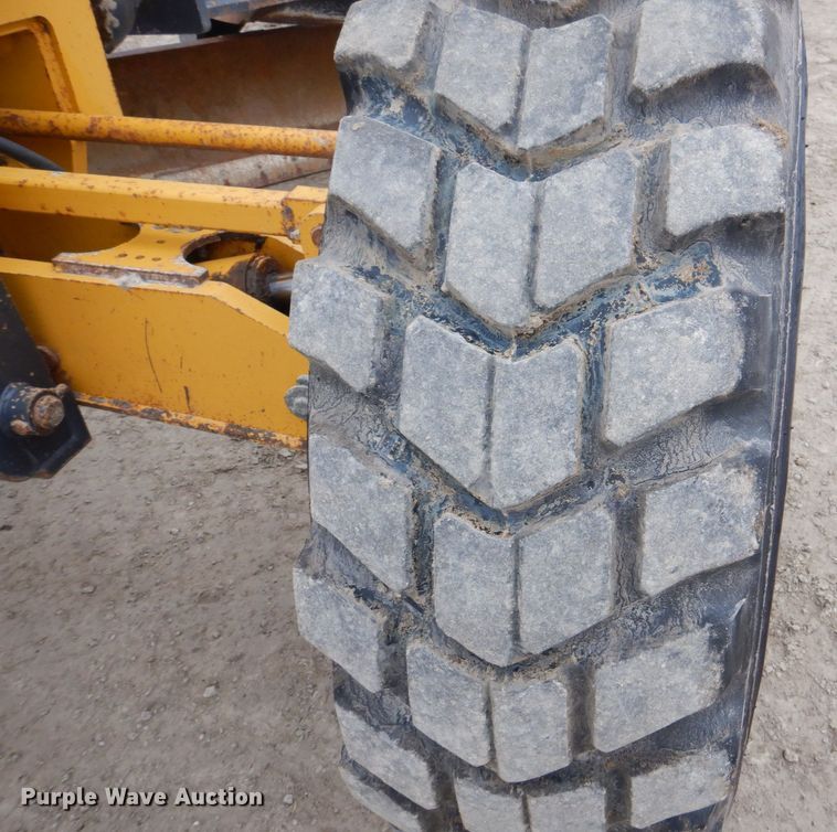 image for item MJ9983 2007 John Deere 770D  motor grader