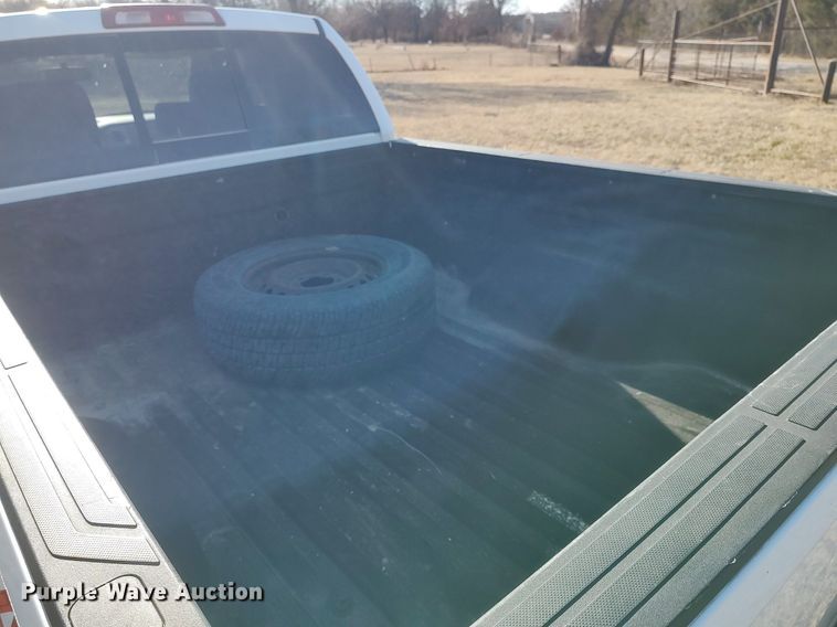 image for item MM9952 2015 Toyota Tundra  Double Cab pickup truck