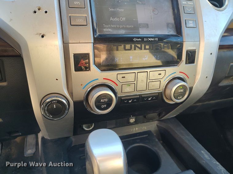 image for item MM9952 2015 Toyota Tundra  Double Cab pickup truck