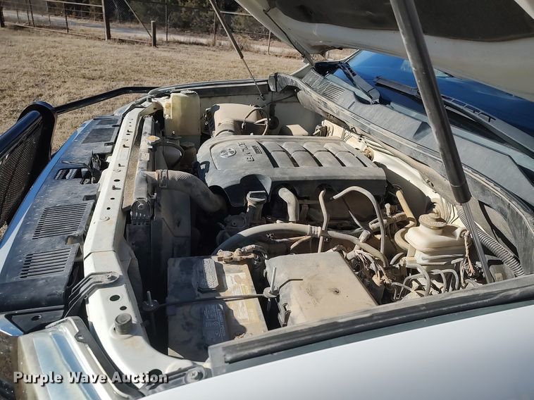 image for item MM9952 2015 Toyota Tundra  Double Cab pickup truck