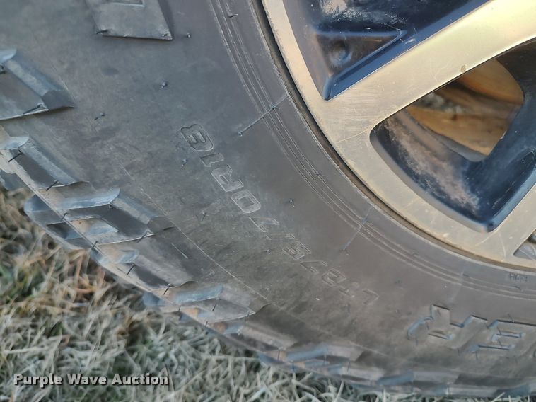 image for item MM9952 2015 Toyota Tundra  Double Cab pickup truck