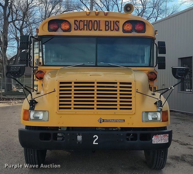 image for item MM9954 2003 International 3800  school bus