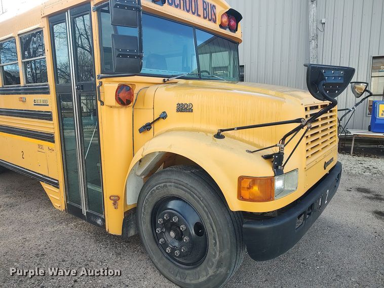 image for item MM9954 2003 International 3800  school bus