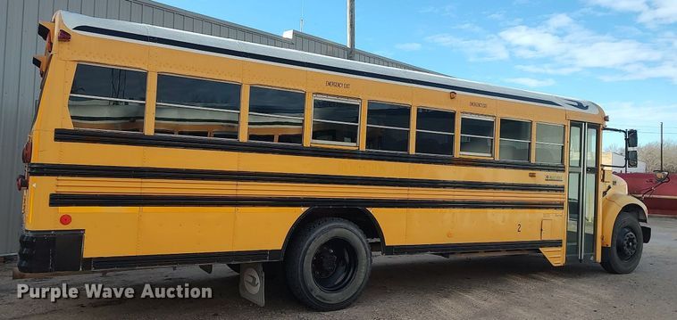 image for item MM9954 2003 International 3800  school bus