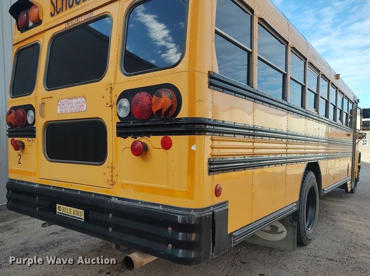 image for item MM9954 2003 International 3800  school bus