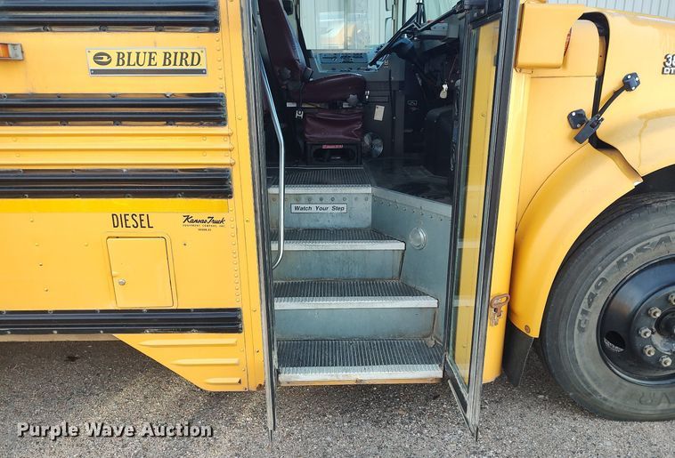 image for item MM9954 2003 International 3800  school bus
