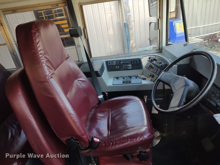 image for item MM9954 2003 International 3800  school bus