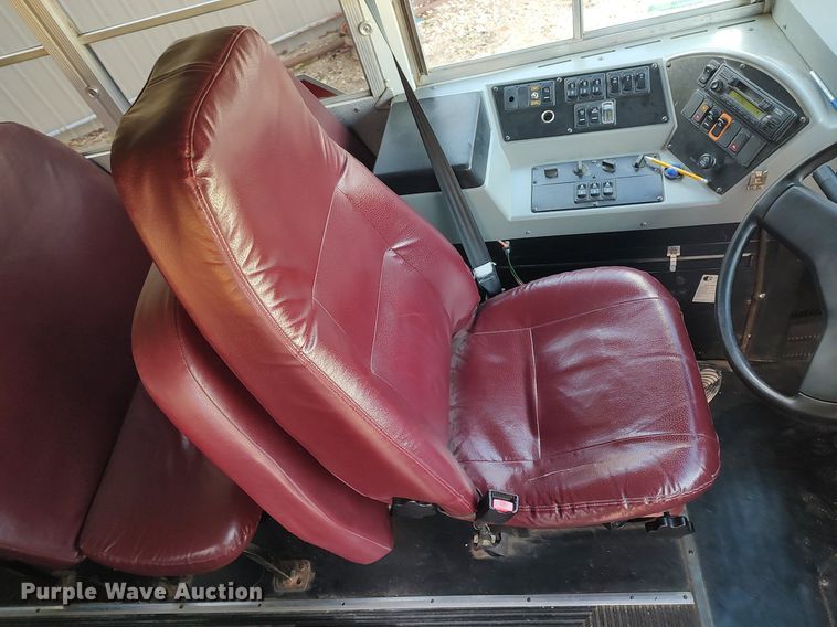 image for item MM9954 2003 International 3800  school bus