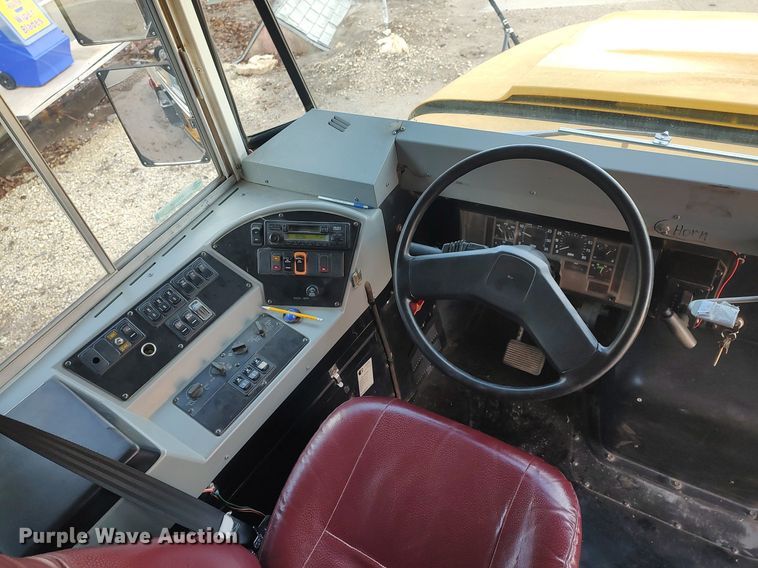 image for item MM9954 2003 International 3800  school bus