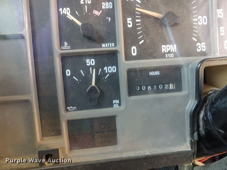 image for item MM9954 2003 International 3800  school bus