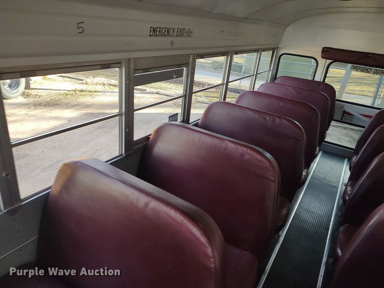 image for item MM9954 2003 International 3800  school bus