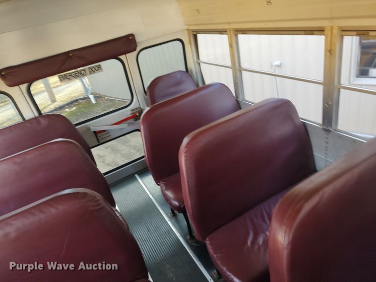 image for item MM9954 2003 International 3800  school bus