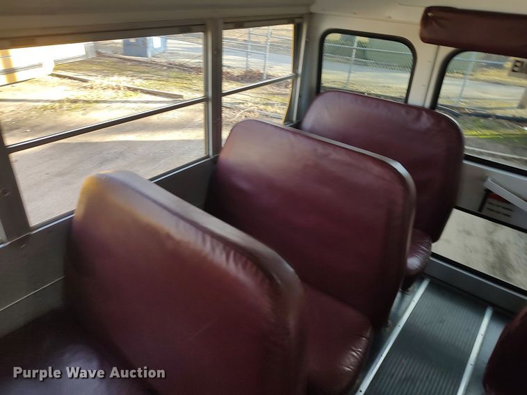 image for item MM9954 2003 International 3800  school bus