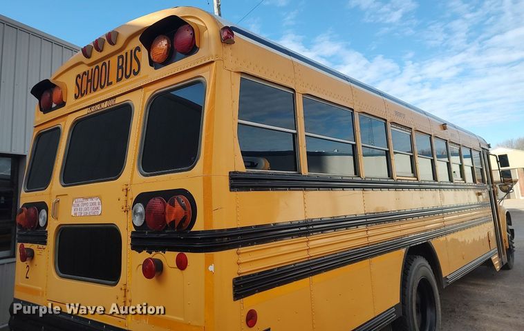 image for item MM9954 2003 International 3800  school bus