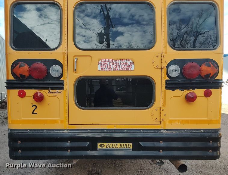 image for item MM9954 2003 International 3800  school bus