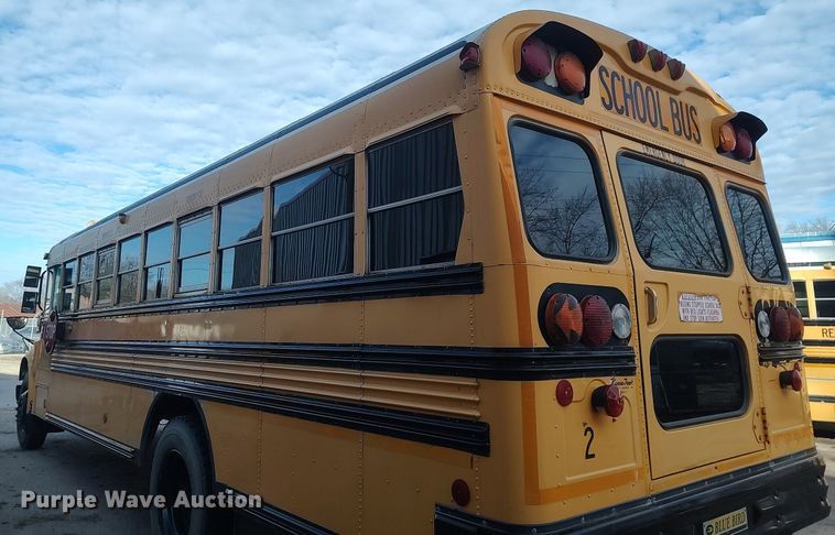 image for item MM9954 2003 International 3800  school bus